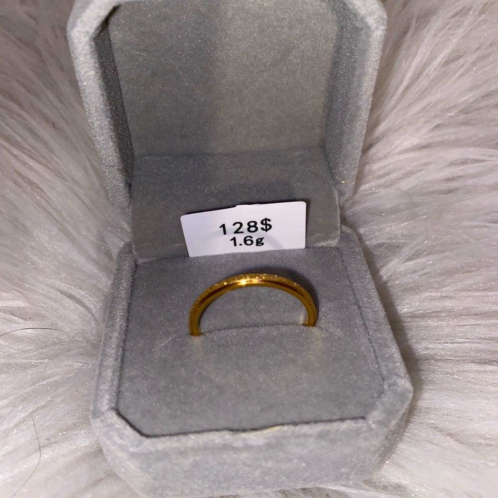Gold Ring - Picture 2 of 2
